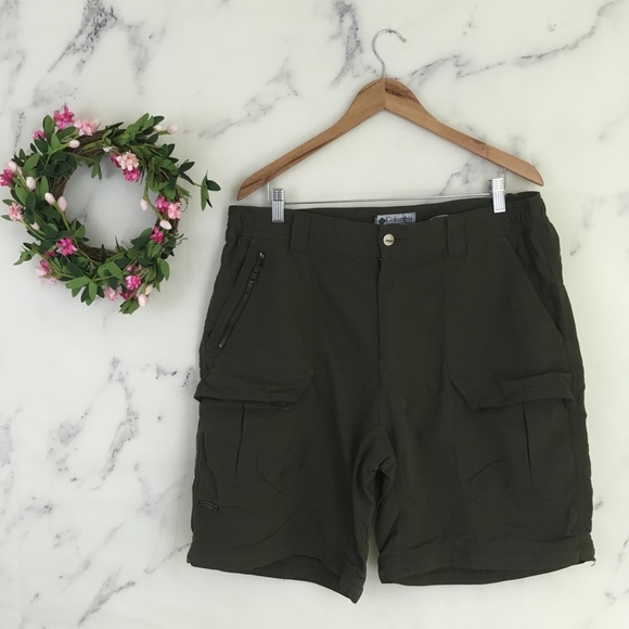 Columbia Other - Columbia Cargo Shorts in Khaki Green